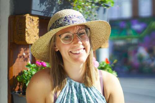 Portrait Dozentin Aileen Geiger